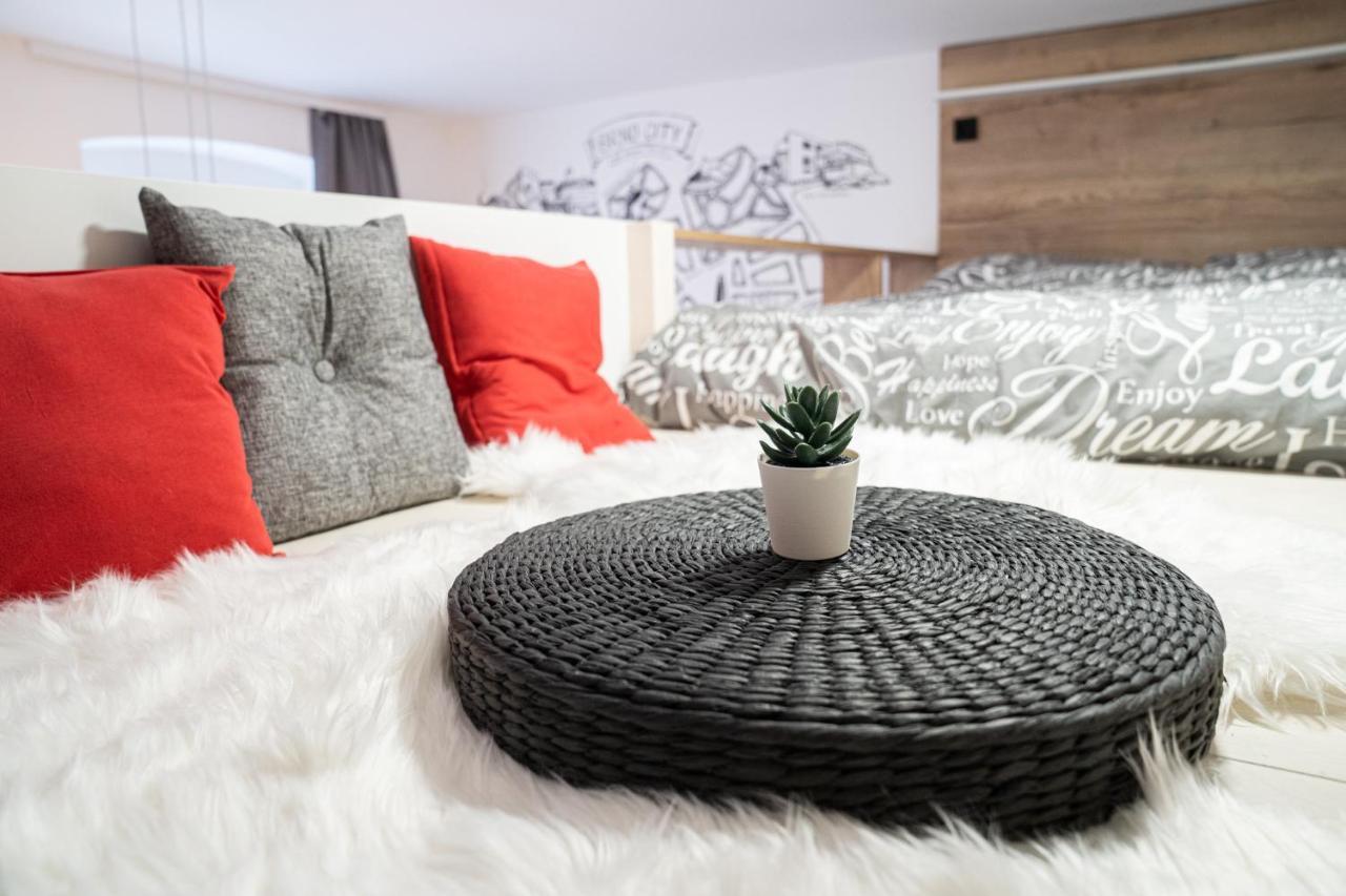 Brno City Apartment Near Malinovskeho Square Bagian luar foto